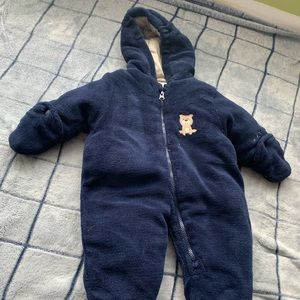 🍒🍒 Carter’s 3-6 month baby boy winter suit / bunting for cold weather